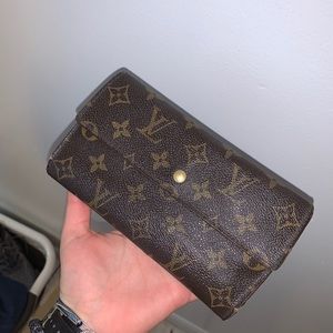Louis Vuitton wallet, price negotiable